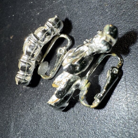 Vintage Lisner Clear Rhinestone Earrings Clip On Baguette Cocktail signed - Picture 10 of 14